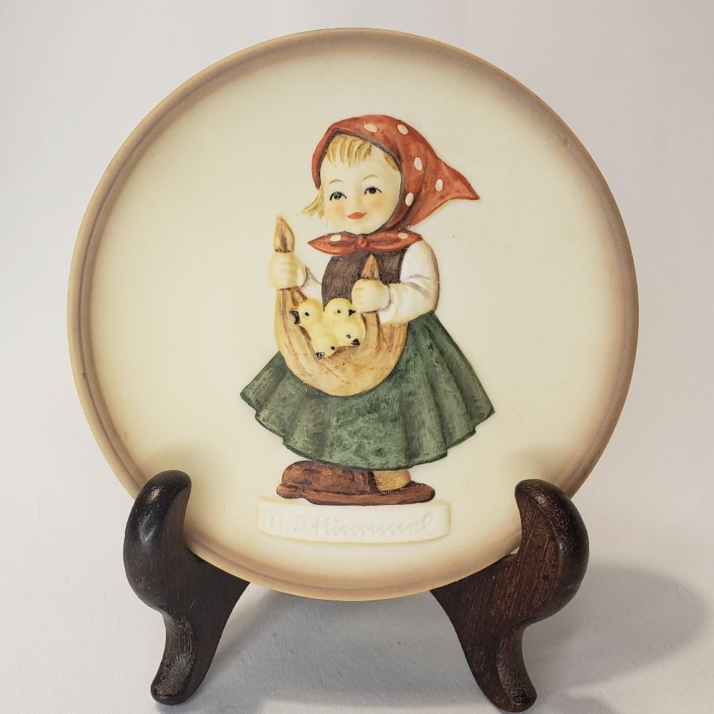 M.J. Hummel "Little Homemaker" plate with stand